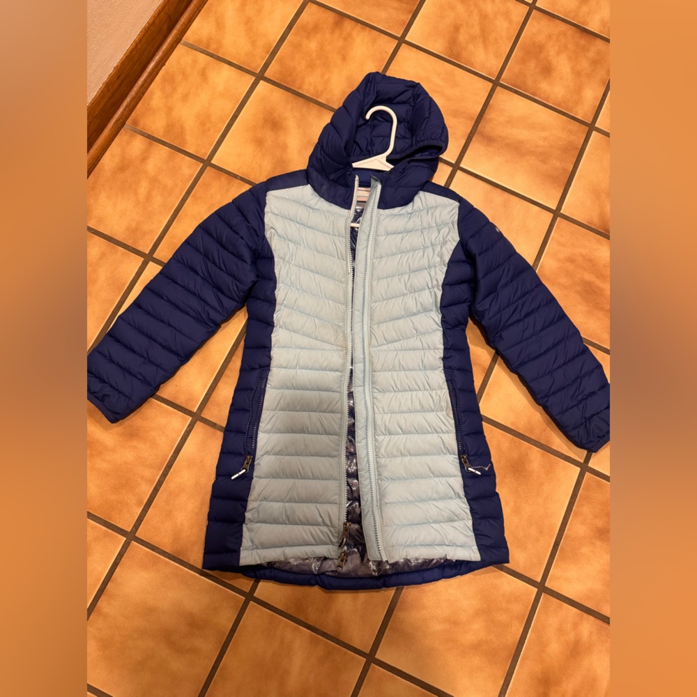 Columbia Girls Navy and Light BluePuffer Jacket- Omni Heat. Size 7/8